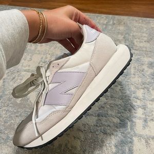 New Balance 237 Sneaker